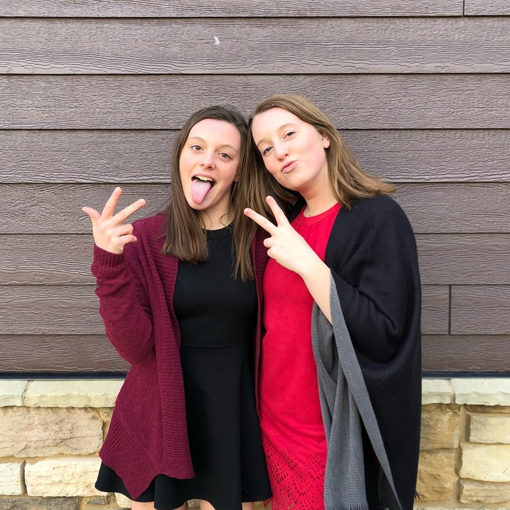 Meet your Posher, Erica & jess